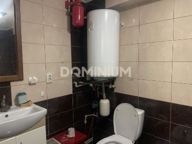 Продається будинок з гаражем в центрі міста Хуст