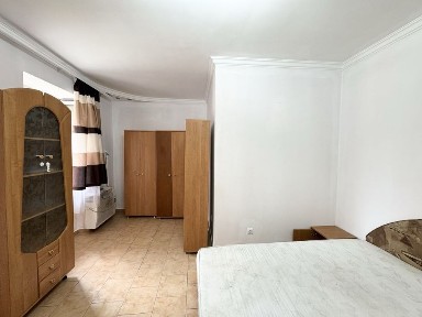 Здається 1- но кімнатна квартира район кінотеатра Миколайчука