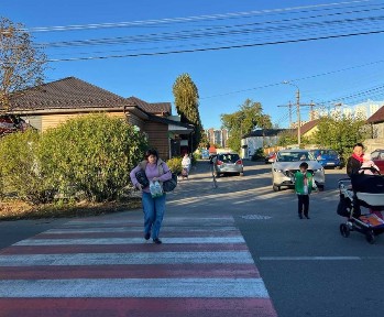 Фасадний торгівельний ряд з орендарями