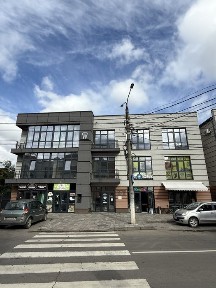 Комерційне приміщення в прохідній локації