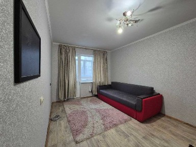 Сади-2 Продам 1-кімнатну квартиру 4/9пан буд 34м ремонт меблі техніка