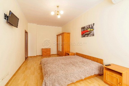 3-комнатная квартира посуточно 90 м², Генуэзская ул., 5