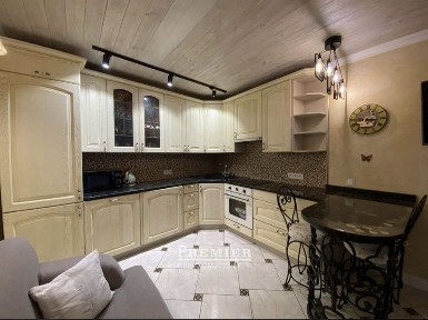 Приватний будинок у стилі «Прованс» на 10 ст. Фонтана, морська сторона