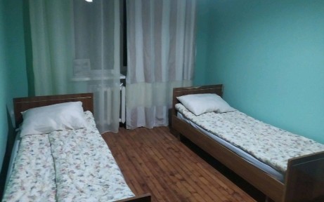 Червона, 3-х кімнатна, для Командировочних.