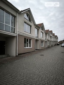 Продаж 2 поверхового таунхауса 165 кв. м, 4 кімнати, на вул. Вишнева 28/1 • ID 33730607