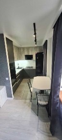 Сдается 2-х комн. студия с дорогим ремонтом в центре, Малый рынок