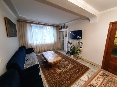 Оренда приватного будинку поблизу Подолян