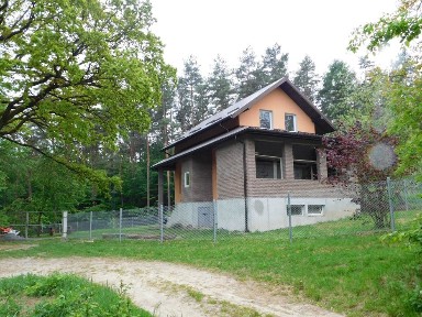 Будинок в лісопарковій зоні