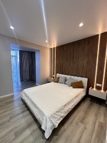 Продається 2-кімнатна квартира з дизайнерським ремонтом