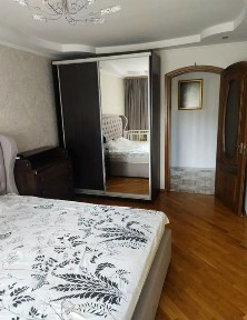 Здам 2к квартиру на Мілютенка 15А метро Лісова