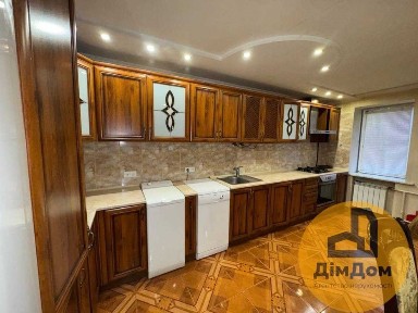 Простора 2-кімнатна квартира Київський шлях 2а, 84м2