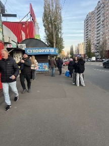 ул. Бориспольская у входа в Велмарт сдам МАФ 18м