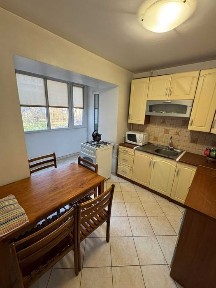 Здається 4 кімнатна квартира з ремонтом