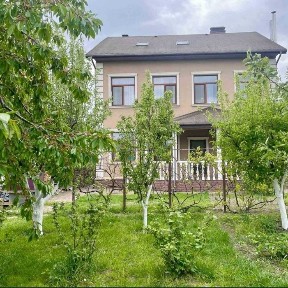 Будинок з ремонтомНове8 соток ділянка285 м2