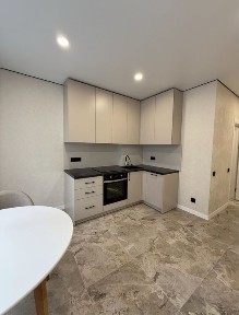 Однокімнатна квартира з сучасним ремонтом біля Києва!