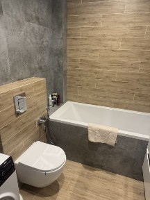 ЛЮКС апартаменти в центрі міста з власним паркомісцем