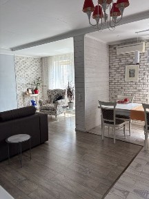 Продам власну квартиру з генератором і сонячними батареями