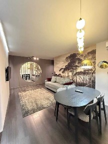 Апартаменти з балконом в центрі до 6 осіб на пр. Свободи