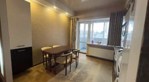 Продам 4-кімн. кв. 103,6 кв. м по вул. Горького, центр