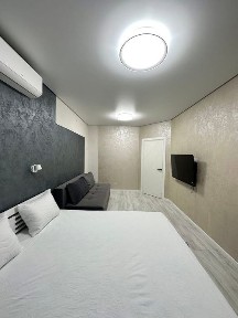 Квартира в новобудові з автон. опал., з ремонтом та меблями