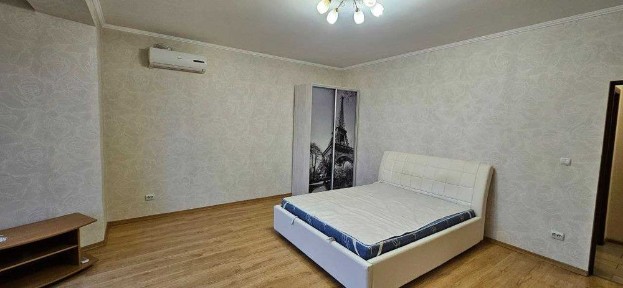 Оренда просторої двокімнатної квартири по вул. Митна