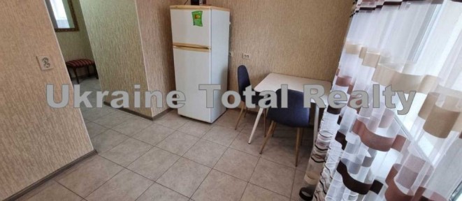 ТРОЕЩИНА! Велика 1к квартира 40м2 з ремонтом! Пр-т Маяковського 93-А