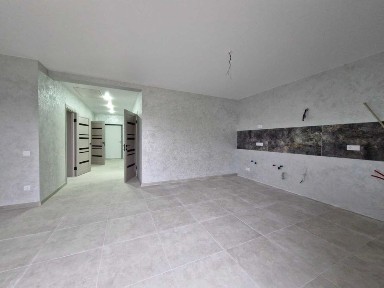 Продаж нового будинку з ремонтом