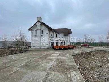 Продаж будинку в КМ 