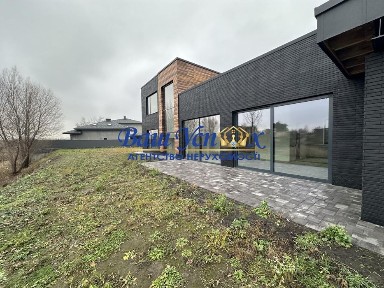 Продаж будинку з виходом на озеро у місті. село Крушинка.