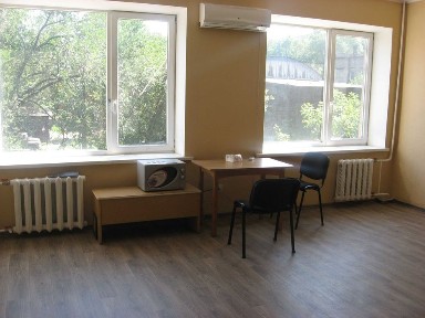 Офисы от 19 кв. м до 200 кв. м в админ. здании с ремонтом р-н цирка.