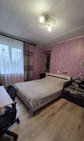 Продам затишну 4-х кімнатну квартиру.