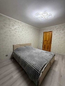 Продається світла 3-кімнатна квартира, район Епіцентру