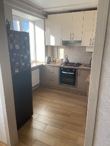 Продам 3к квартиру, 2 поверх, ідивідуальне газове опалення, Центр.