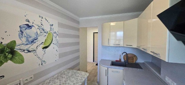 Продам 3к квартиру с ремонтом пр-кт Слобожанский, Левый берег