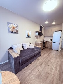 Здам Центральний 2 євро з гардеробною біля Центрального парку