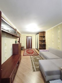 Двокімнатна на продаж. Південна сторона.