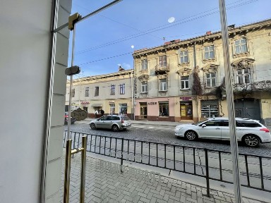 Оренда фасаду в центрі міста вул. Франка (перехрестя Білозіра)