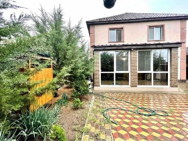 Двоповерховий будинок з ремонтом у Воскресенську, поруч ліс і річка