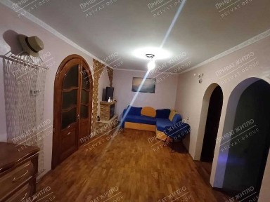 Трикімнатна квартира поруч з ТЦ 