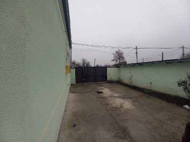 Продам пол дома. Озерная Балка.