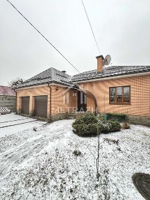 Продам ДОМ 2007 года Холодная Гора. Гараж на 2-е машины