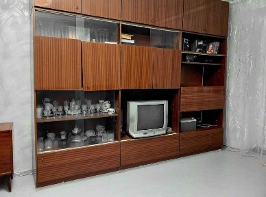 Двокімнатна (світло цілодобово) біля метро Берестейська