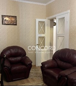 Новодарницька вул., 13. Нова Дарниця! Квартира з ремонтом!