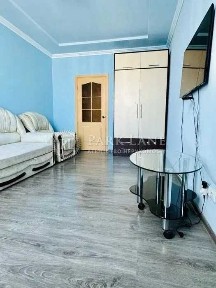 Є-Оселя Продаж 2к квартири цегляному будинку вулУрлівська 23а Позняки