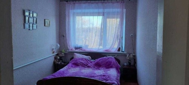 Продам двоповерховий цегляний будинок