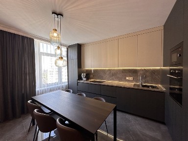 Свет есть. Сдается шикарная 3- комнатная квартира. Каманина. Аркадия