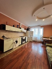 Сдам 2х квартиру в Монолите! Район 7й школы!