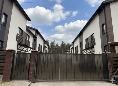 Таунхаус під Сертифікат, 2% податки, Газ + камін!