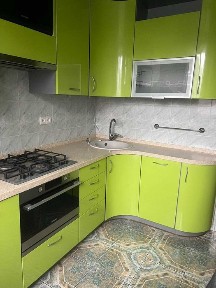 Продам двухкомнатную квартиру чешского типа на пр. Мира.