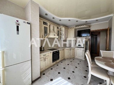 Просторная квартира с мебелью и техникой на ул. Бреуса